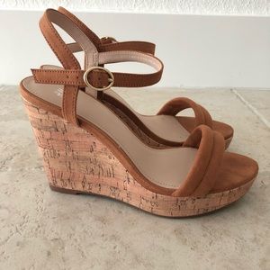 H&M TAN WEDGES